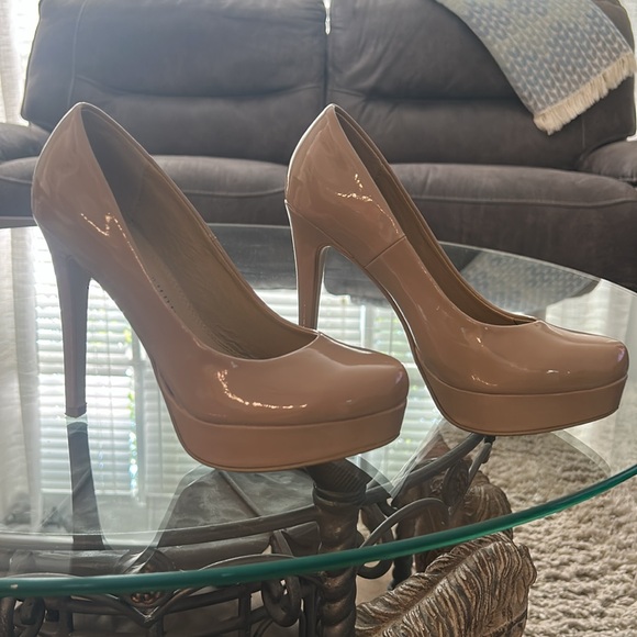 EUC Chinese Laundry Platform Pumps. - Picture 5 of 5